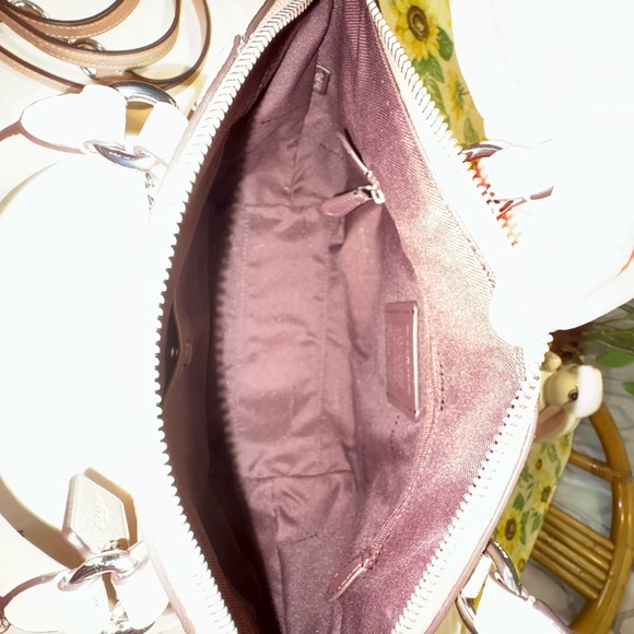 Coach Elise - Picture 6 of 11